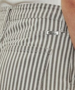 KANCAN Austyn Ultra High Rise Wide Leg Jeans 18 KANCAN Austyn Ultra High Rise Wide Leg Jeans