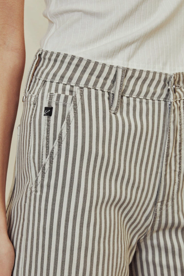 KANCAN Austyn Ultra High Rise Wide Leg Jeans 9 KANCAN Austyn Ultra High Rise Wide Leg Jeans