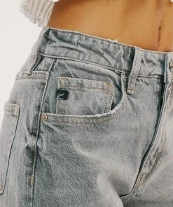 KANCAN Frankie High Rise Mom Jeans
