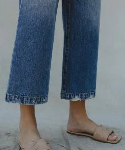 KANCAN Aroly Ultra High Rise Belted Paperbag Wide Leg Jeans 13 KANCAN Aroly Ultra High Rise Belted Paperbag Wide Leg Jeans