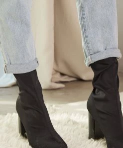 KANCAN Chantal Ultra High Rise Mom Jeans