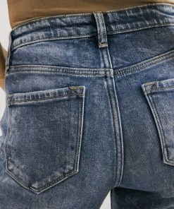 KANCAN Kenzie Ultra High Rise Mom Jeans 18 KANCAN Kenzie Ultra High Rise Mom Jeans